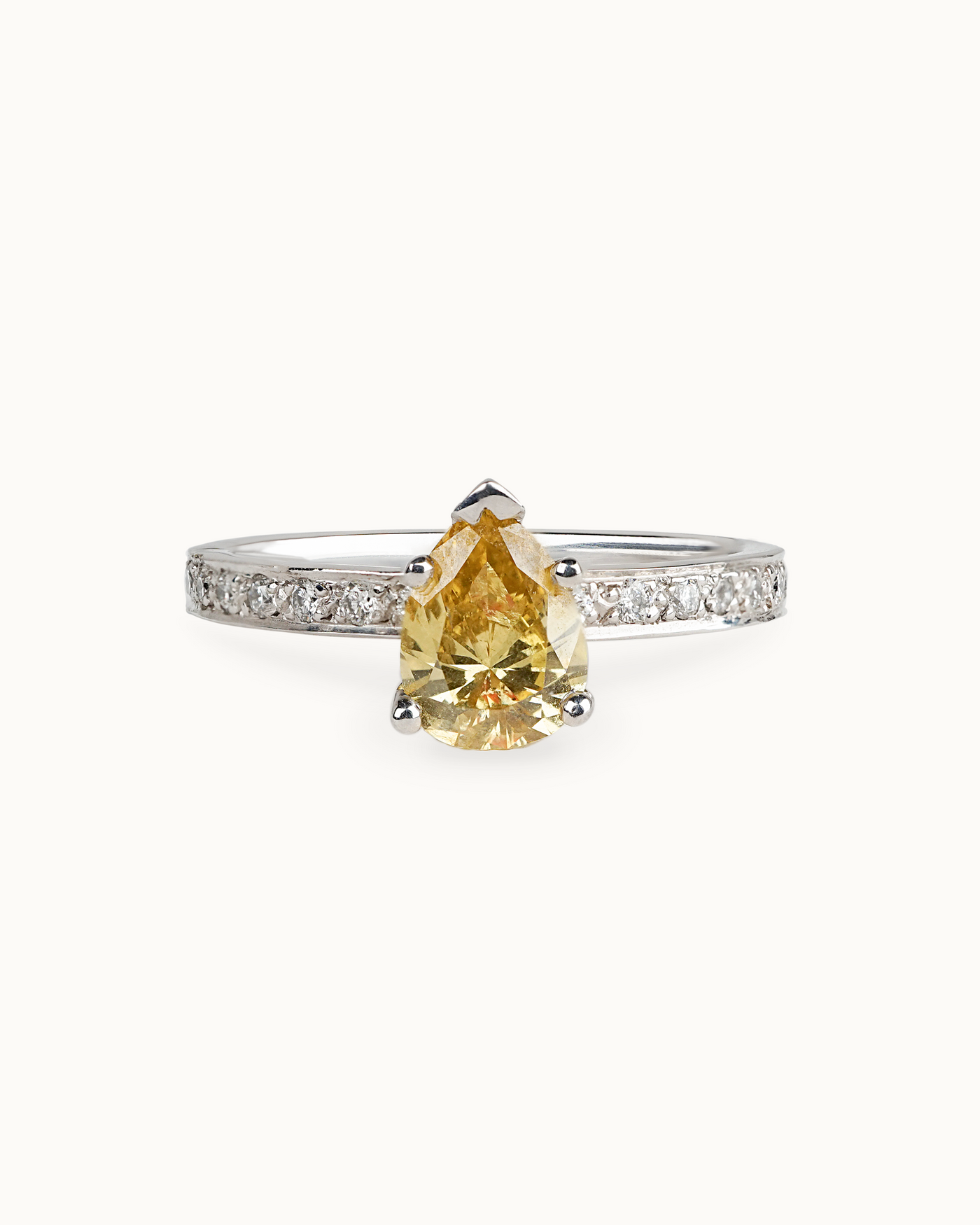 Solenne Ring